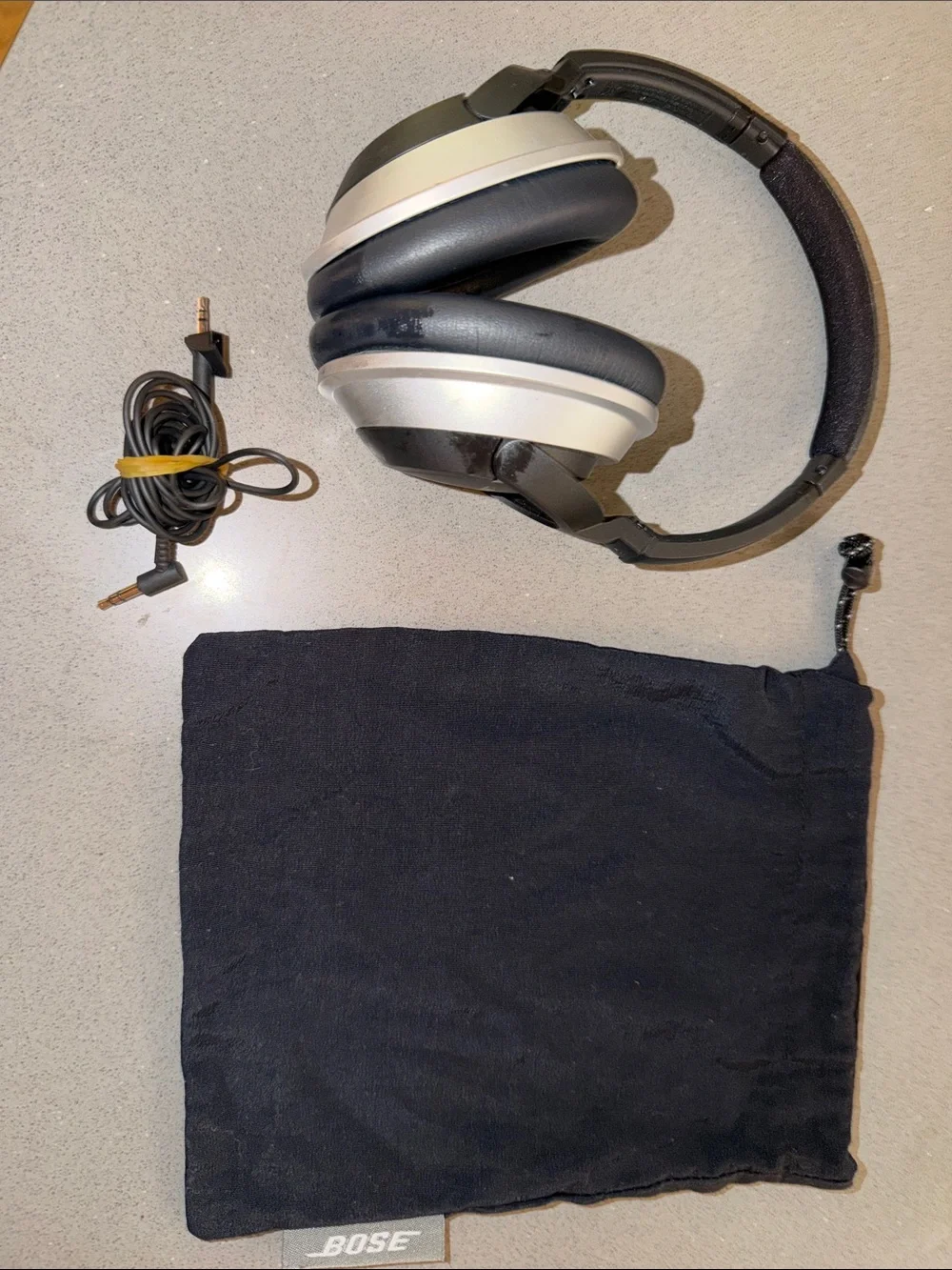Bose AE2 Wired Over-Ear Headphones (Audio Only) with Pouch